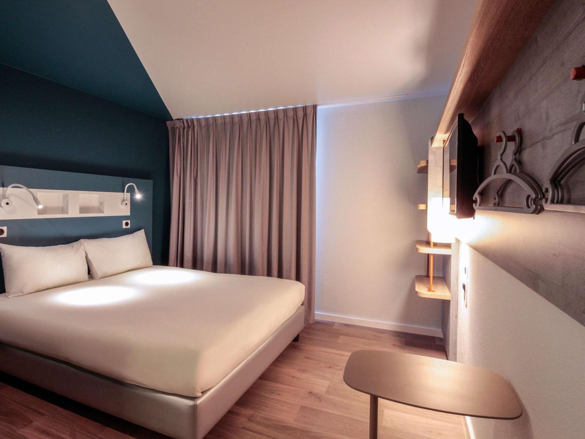 Ibis Budget Cognac Châteaubernard Exteriör bild