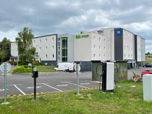 Ibis Budget Cognac Châteaubernard Exteriör bild